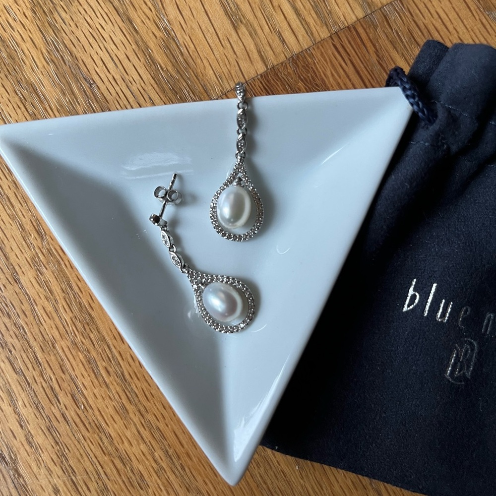 Blue Nile Freshwater Cultured Pearl and White Topaz - Picture 5 of 5